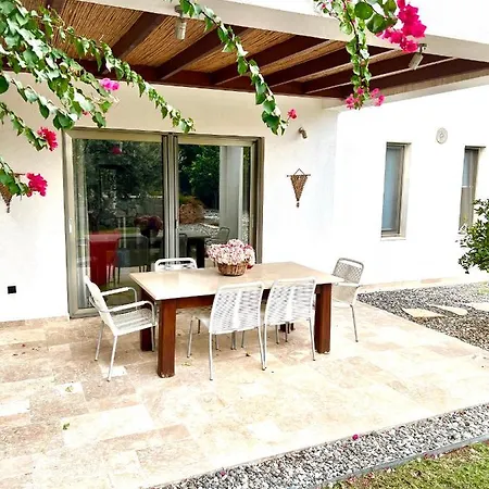 Casa vacanze Cute Home, Modern 2 1 Stand Alone House With Garden, Near The Bodrum