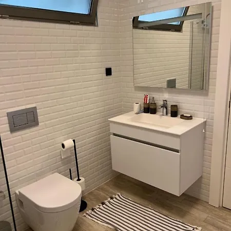 Cute Home, Modern 2 1 Stand Alone House With Garden, Near The Holiday home *